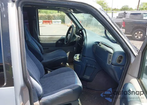 1999 Chevrolet Astro z USA, uszkodzony, nr VIN 1GNDM19W3XB174444